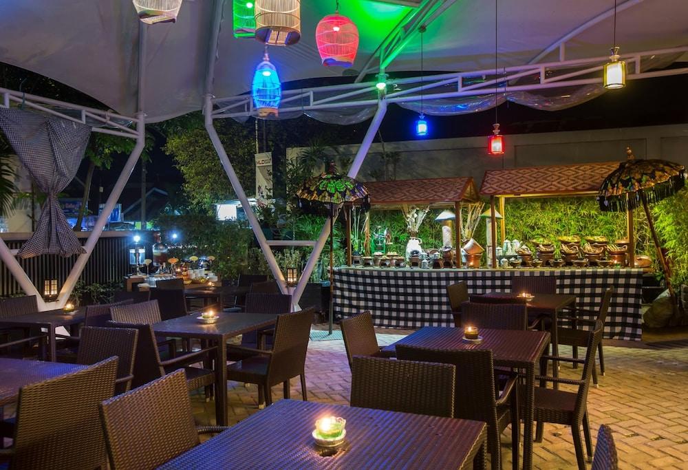 Hotel Santika Bengkulu Exterior foto