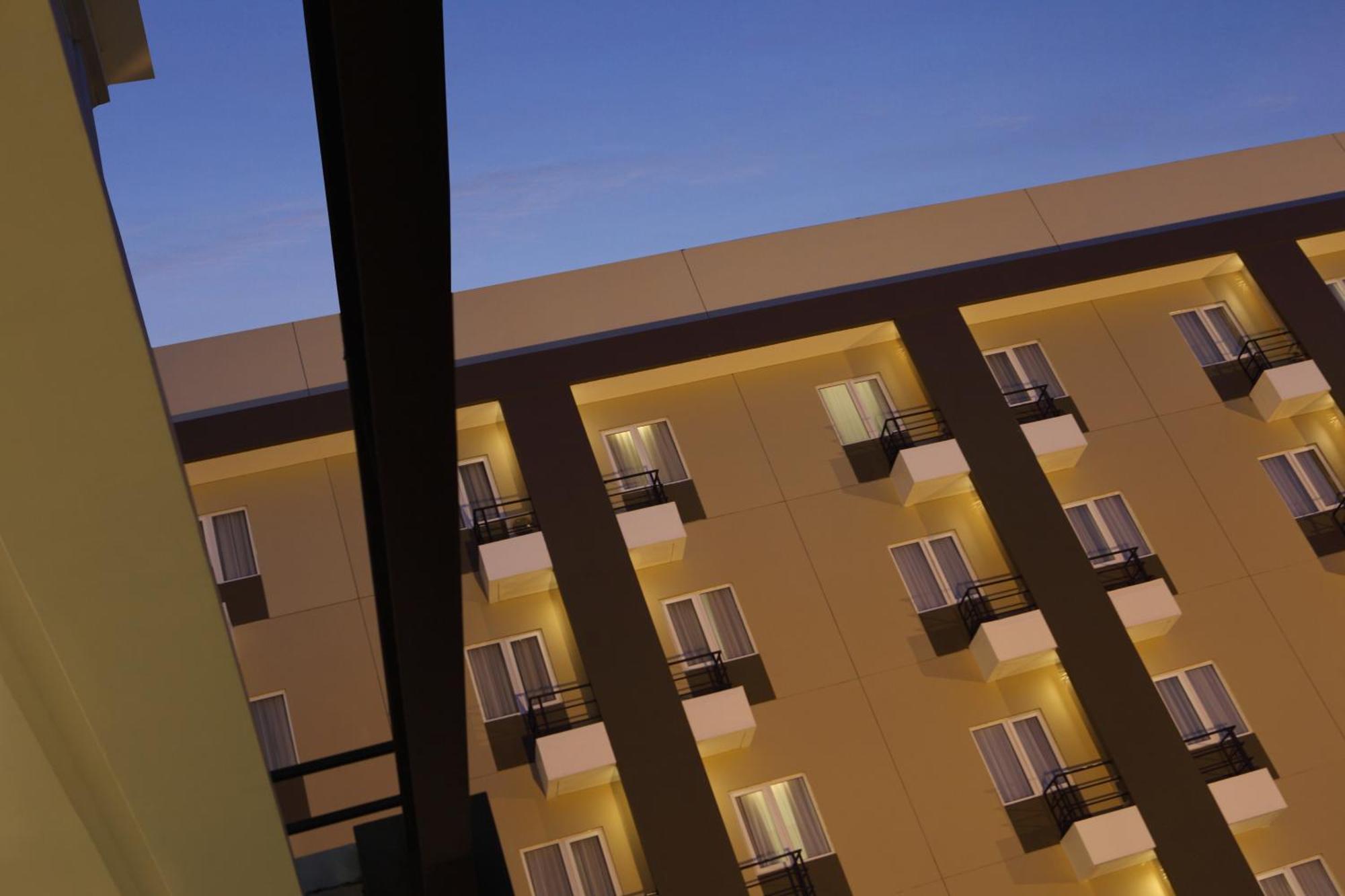 Hotel Santika Bengkulu Exterior foto