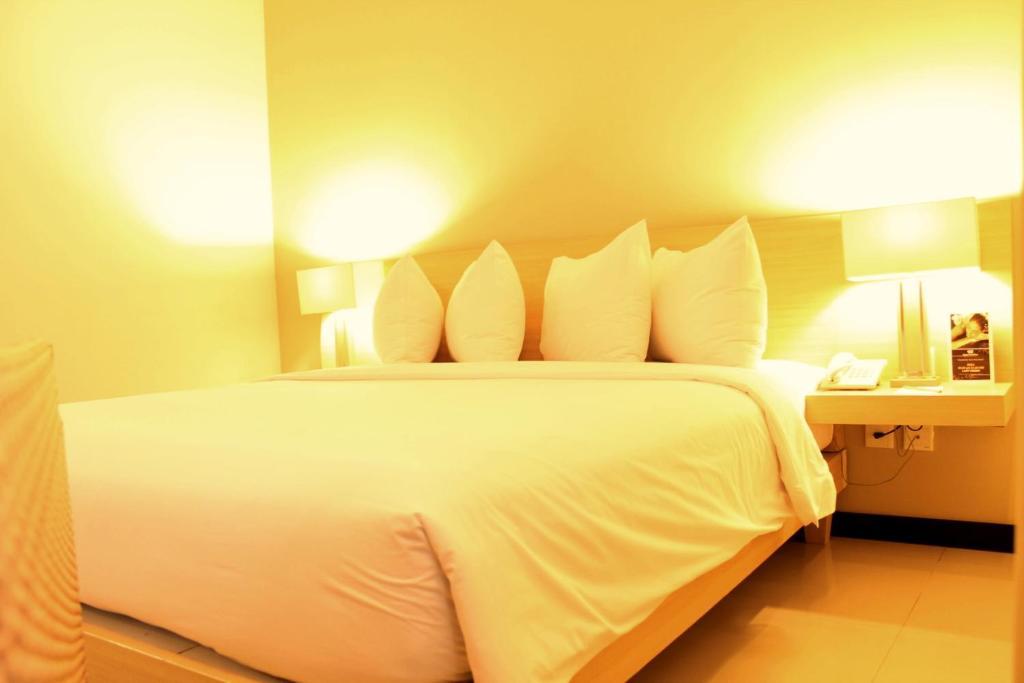 Hotel Santika Bengkulu Exterior foto